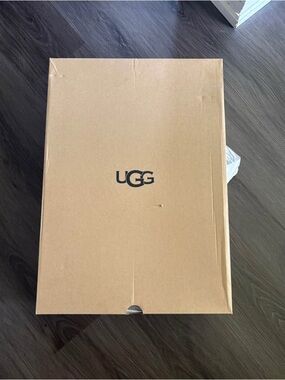 UGG Cardboard Shoe Box in Brown with Black Logo